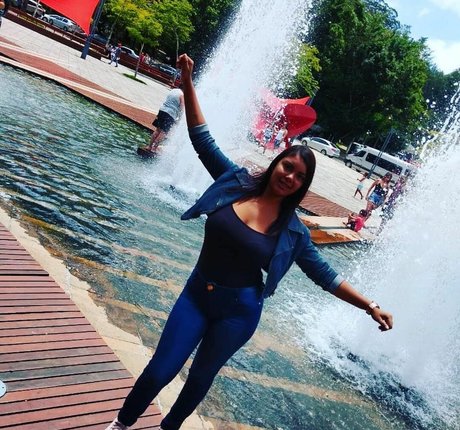 Evelim Alves actrice sexy photo