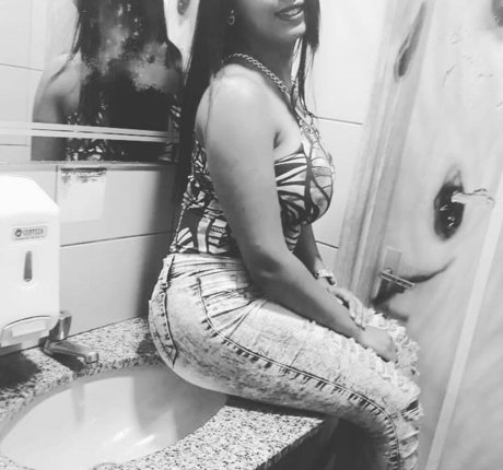 Evelim Alves modèle érotique images