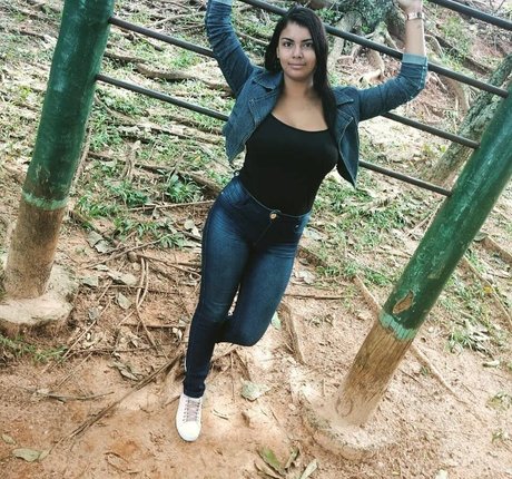 Evelim Alves actrice sexy image