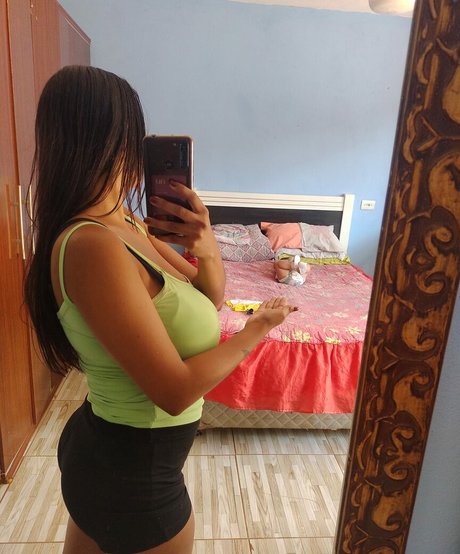 Evelim Alves étoile chaude img