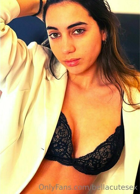 bellacutesex étoile nue photos