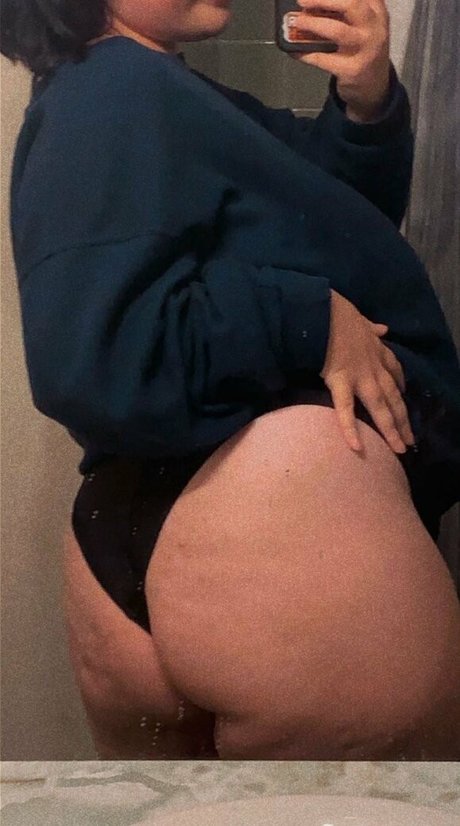 bigt1tties joli modèle img