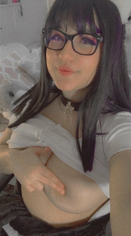 blonde aux gros seins onlyfans sympa parfait photo