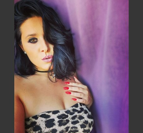 reine de pique onlyfans plutôt parfait des photos