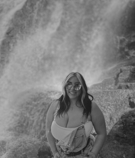 Isabelle Maltais modèle nu photo