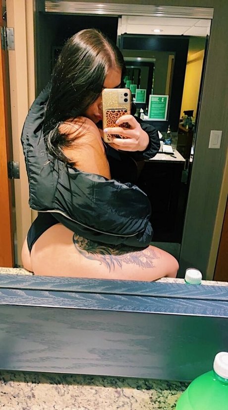 Isabelle Maltais star du porno sympa des photos