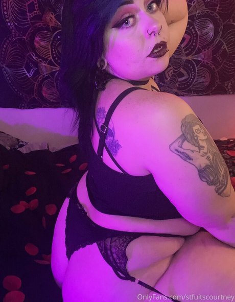 stfuitscourtney modèle adulte galerie