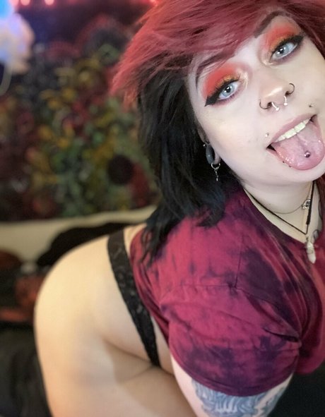 stfuitscourtney star exclusive photos