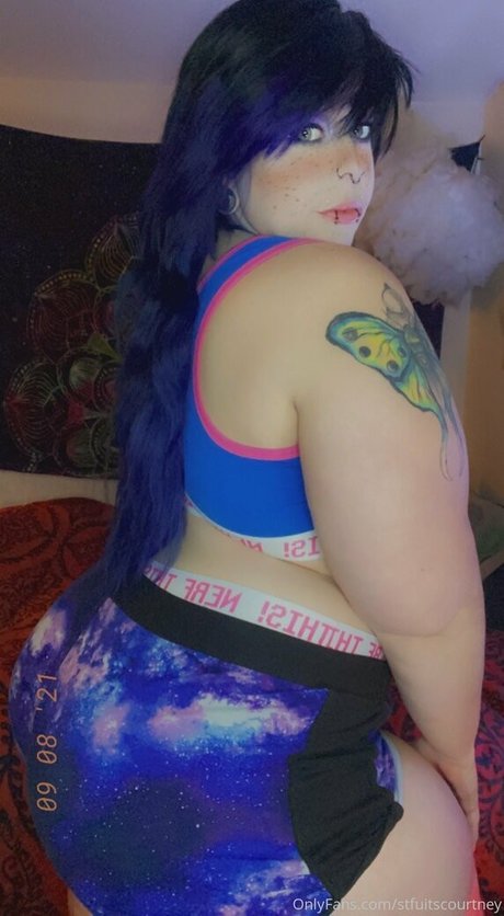 stfuitscourtney modèle xxx image