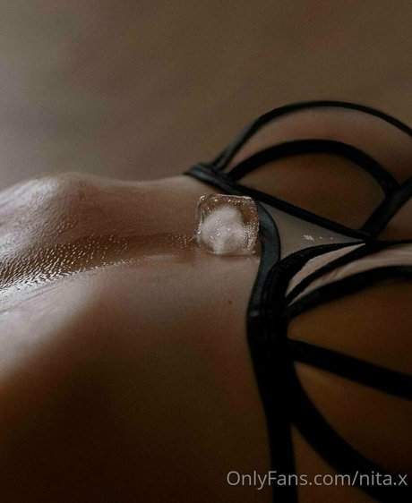 nita x modèle magnifique galerie