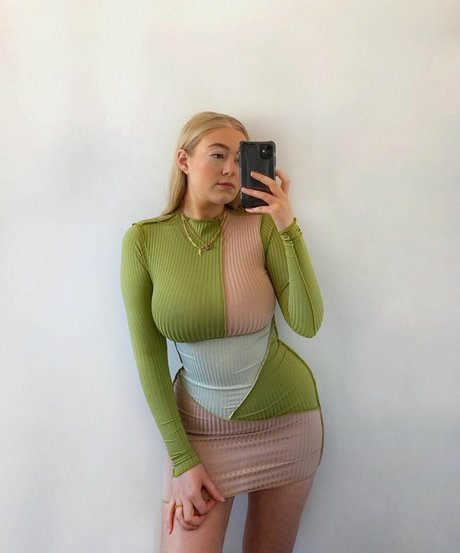 ébène nu onlyfans chaud nu galeries