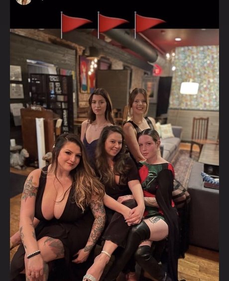 Chelsea Hammill modèle archive