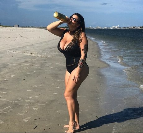 Chelsea Hammill art modèle photos