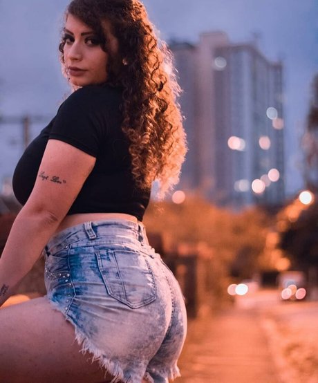 plage milf onlyfans très chaud photos