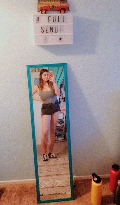 Emma R B modèle artistique galerie