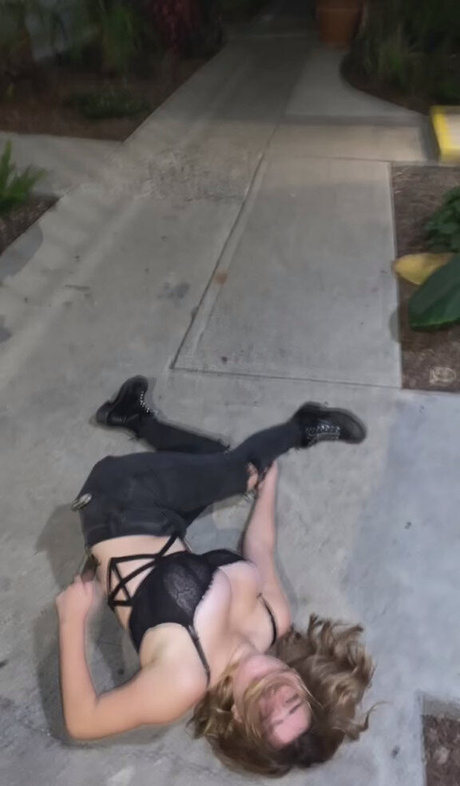 fans asiatiques de findom uniquement haut nu des photos