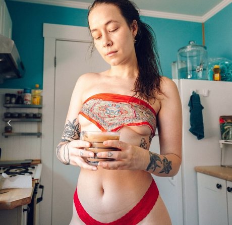 Nina Defilla star du porno belle photos