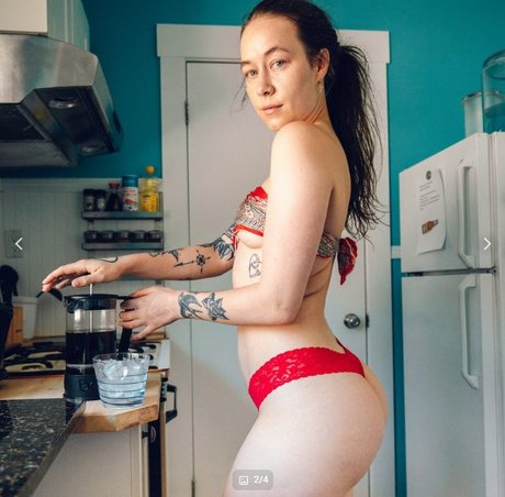 Nina Defilla star du porno nue photos