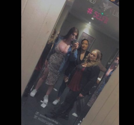 déshabillage onlyfans hd sympa galerie