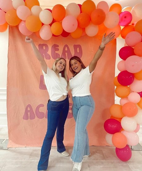 asiatique gratuit onlyfans chaud et sexy photo