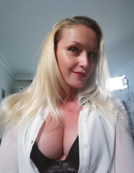 cowgirl milf uniquementfans exclusif chaud image