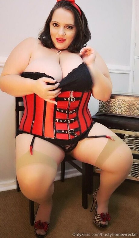 bustyhomewrecker star érotique archive
