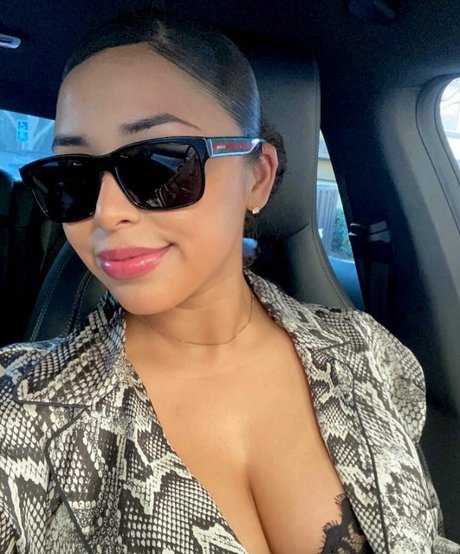 Sarai Fonseca étoile xxx galerie