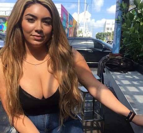 bikini ado onlyfans assez nue photo