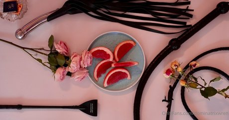 dominatrixwren modèle chaud photos