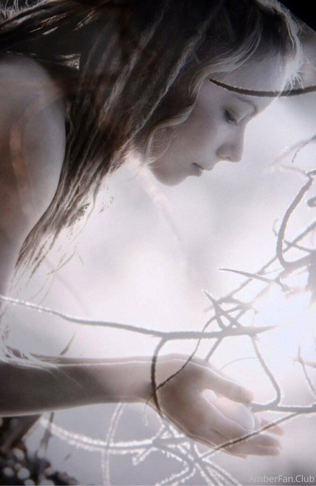 Nina Rei haut modèle des photos