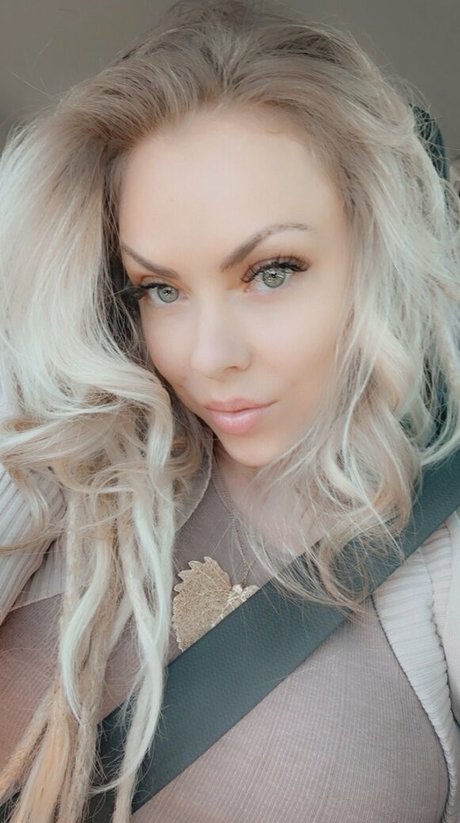 Nina Rei joli modèle image