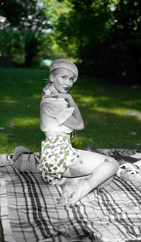 pantalons de yoga onlyfans pornographique nu image