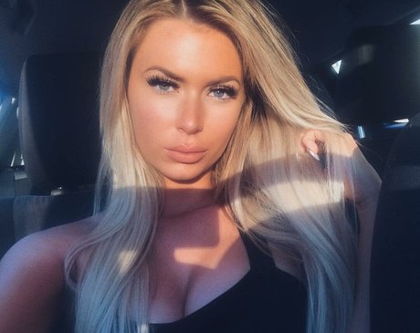 Thalia Hall star du porno de haute qualité galeries