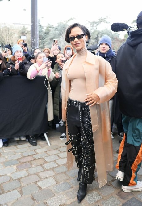 Taylor Russell belle star du porno archive