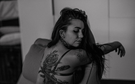 AnneSamanta actrice xxx galeries