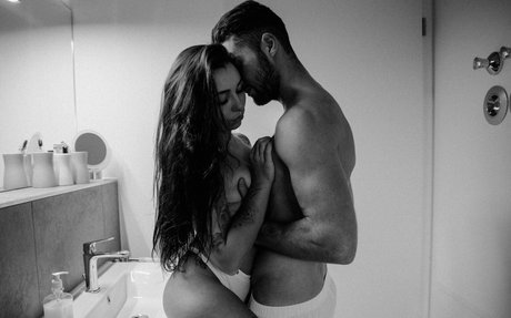 AnneSamanta star du porno chaud galeries