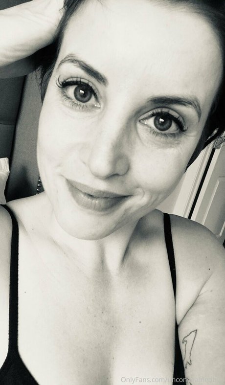 unconstrainedbyu joli modèle img