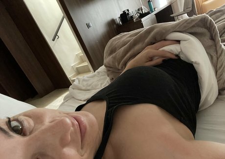 unconstrainedbyu art de star du porno photo