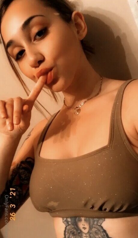 lainaxox modèle magnifique photo