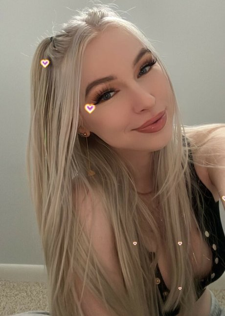 Vavandvoa actrice adulte photos