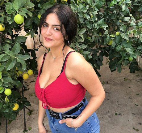 Noam L modèle gratuit galerie