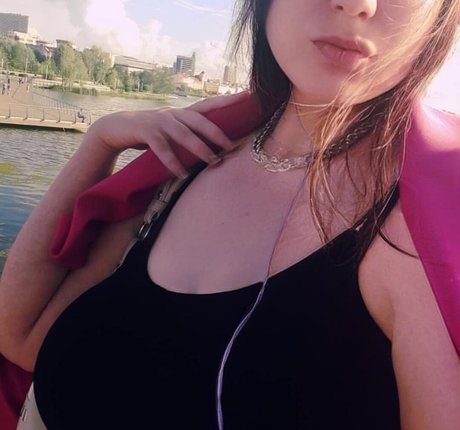 rousse aux gros seins onlyfans joli porno img