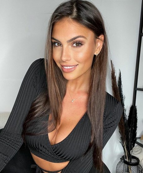 Natasha Nesci jolie star du porno image