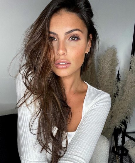 Natasha Nesci modèle sexy photo