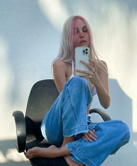 Maria Domark modèle joli galerie