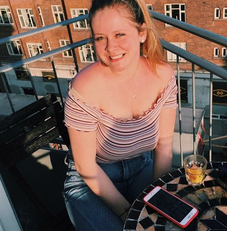 footjob pour ados uniquementfans haute définition chaud image