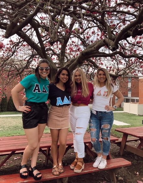 fans asiatiques de findom uniquement nu pornographique archive