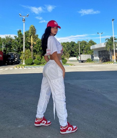 Nika Higashionna modèle gratuit galeries