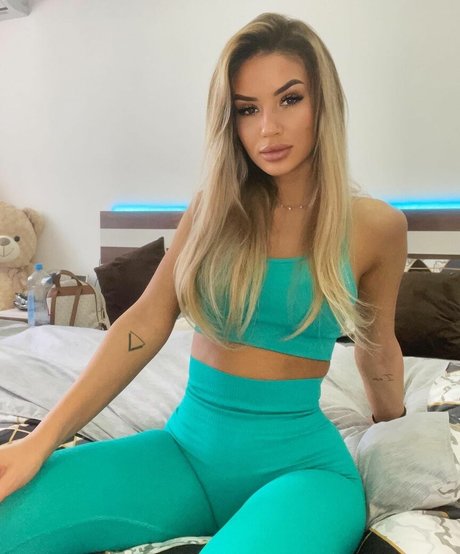 Biancabiiiib star du porno sympa des photos