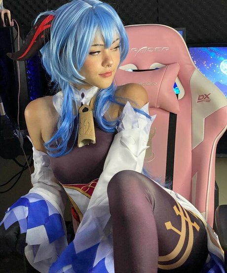 Say catt modèle nu collection